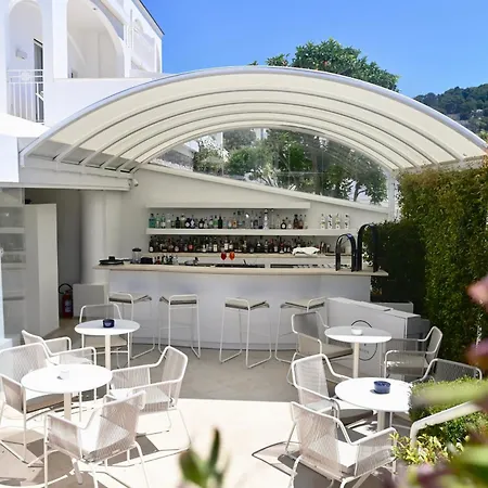 Pazziella Garden&Suites-3